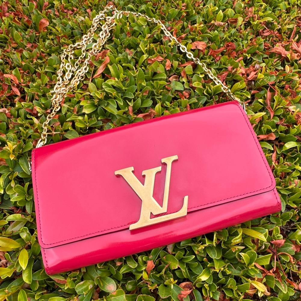 Louis Vuitton Rose Indian Vernis Louise Wallet & Chain